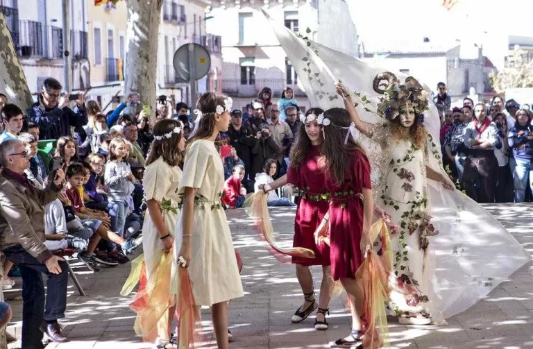 Les nimfes i els més petits posen la màgia al primer most del raïm de Verdú