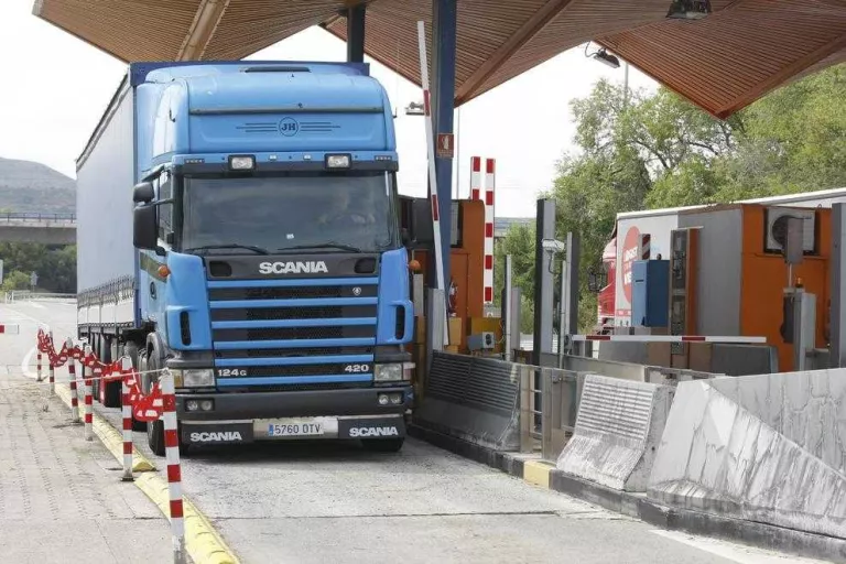 Les Borges exigeix desdoblar l'N-240 ja i la desviació gratuïta per als camions