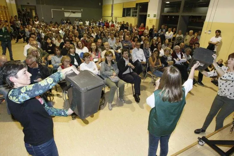 La pròxima recollida porta a porta provoca divisió a Ciutat Jardí