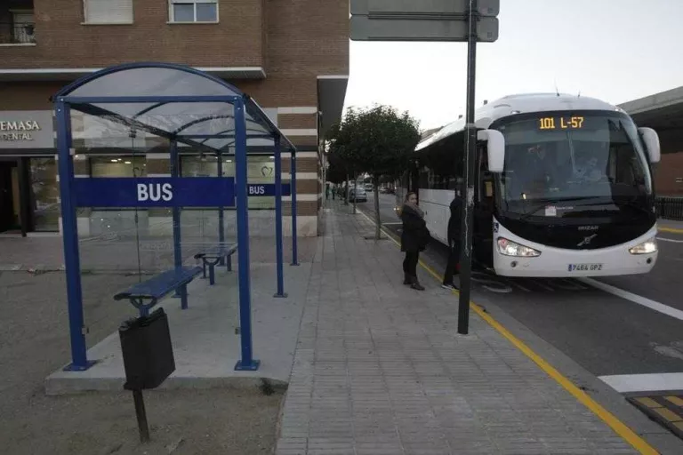 Estudien reforçar el bus exprés Alfarràs Lleida per les queixes dels usuaris