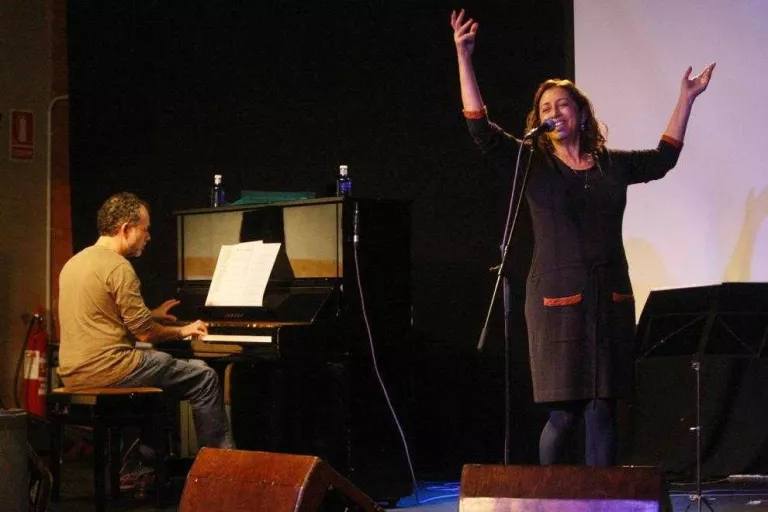 Jussara Silveira porta a Lleida un fado amb pinzellades de samba