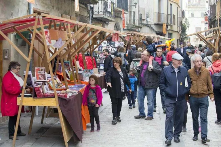 La literatura de guerra protagonitza la Vila del Llibre de Cervera