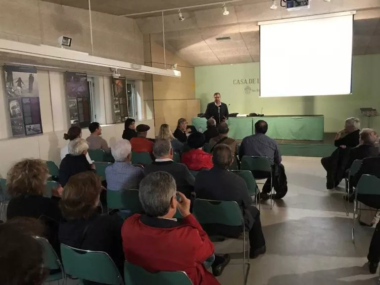 Presenten tres opcions per a la bandera de les Borges