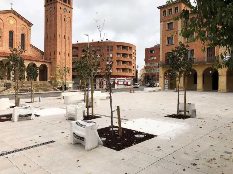 Obren el pas de dos places de Mollerussa acabades les obres