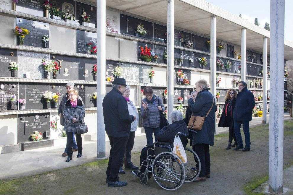 El record inunda els cementiris lleidatans