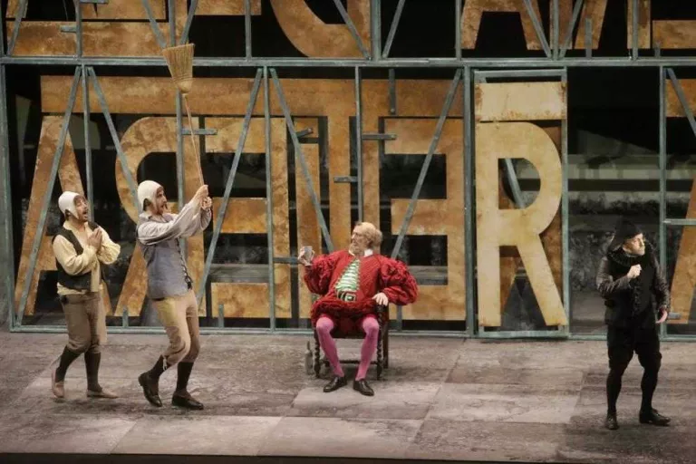 El tenor de Cervera Toni Marsol atansa 'Falstaff' de Verdi a la Llotja