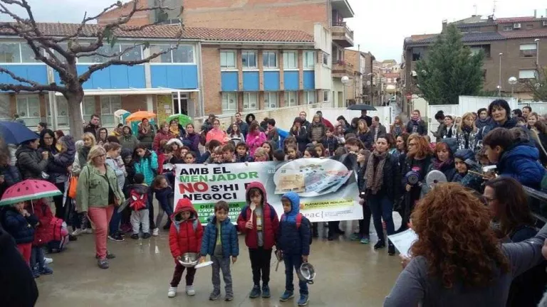 Concentració i més protestes avui en col·legis pels menjadors