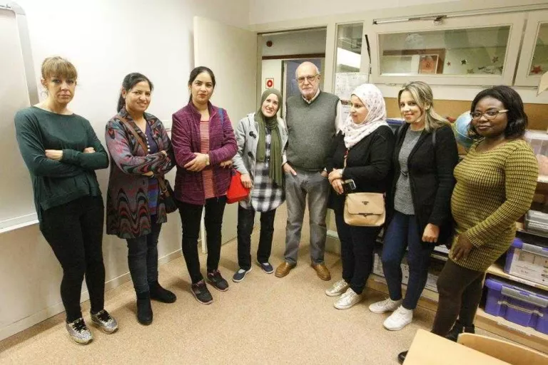 Classes de català per a mares d’origen estranger a La Mitjana