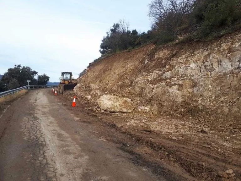Obres urgents a l’accés a Llimiana per evitar despreniments de roques