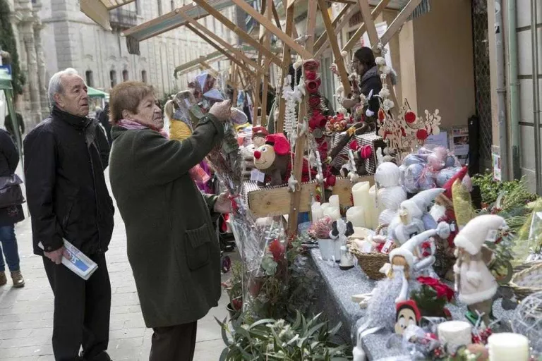 L’esperit festiu omple Cervera i Balaguer amb els tradicionals mercats nadalencs