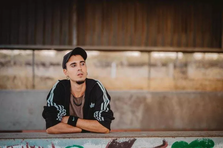 El lleidatà Neptú estrena a la xarxa un tema de trap en català