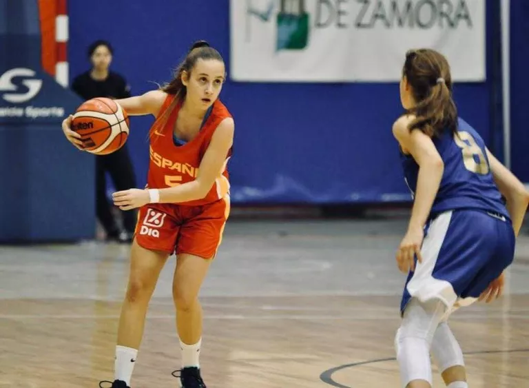 La lleidatana Anna Prim brilla amb la selecció sub-16 de bàsquet