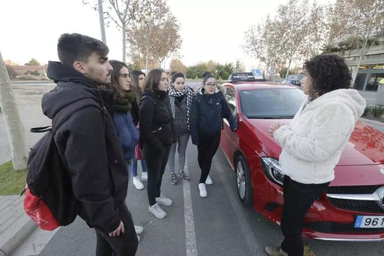 Els examinadors de trànsit suspenen la vaga després d’anul·lar 63 proves a Lleida