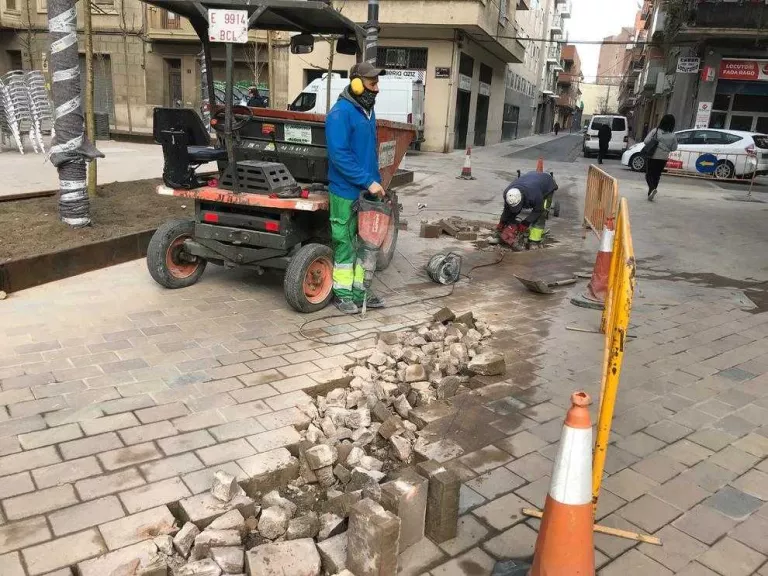 Aixequen de nou un carrer de Noguerola