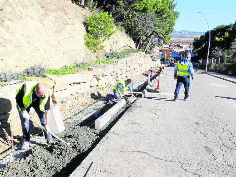 Obres de renovació de la Baixada del Calvari d’Almenar