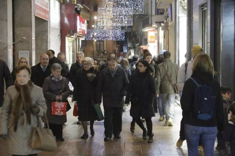 Diumenge de tràmit en el comerç, que preveu més vendes