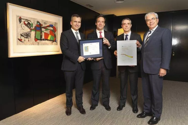 CaixaBank tanca la venda del 80% de la immobiliària