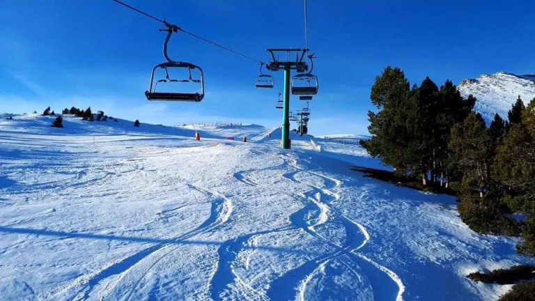 Les estacions, a punt per rebre milers d’esquiadors fins al dia d’Any Nou