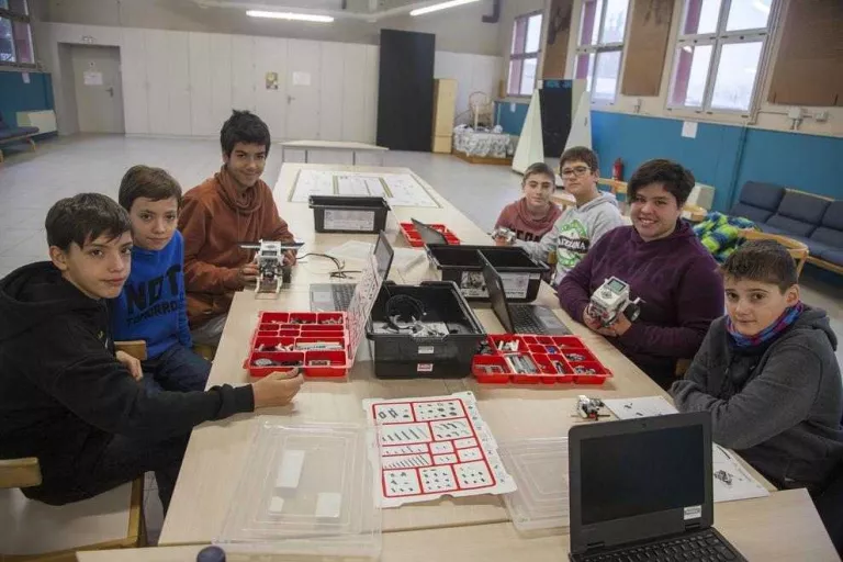 Taller de robòtica a Tàrrega perquè els joves aprenguin a programar