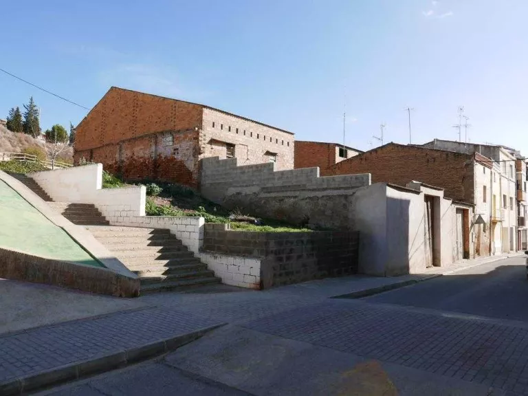 Almacelles compra quatre edificis i els demolirà per fer una nova plaça