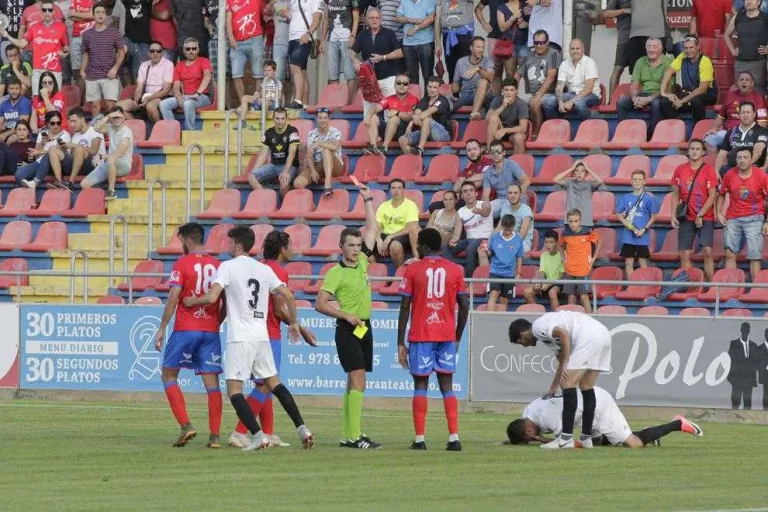L'àrbitre lleidatà Gòdia Solé, de vint anys, ha debutat aquesta temporada a Segona B