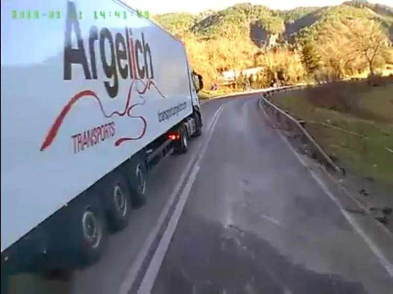Els Mossos investiguen un camioner temerari al Pont de Suert