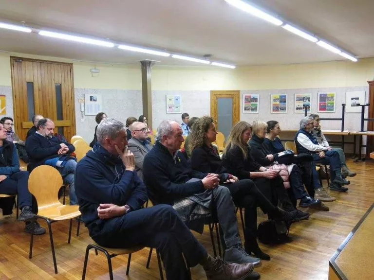 Treball en equip per millorar el sistema educatiu