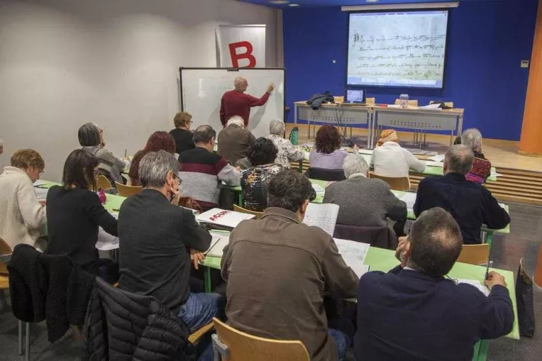 Èxit de participació en el vuitè curs de paleografia a Tàrrega