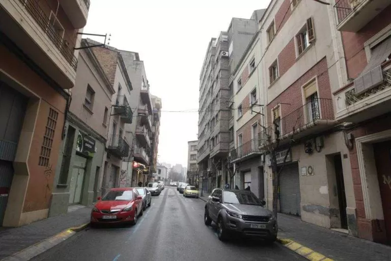 Comerços del Clot s’uneixen i creen un carnet per a clients