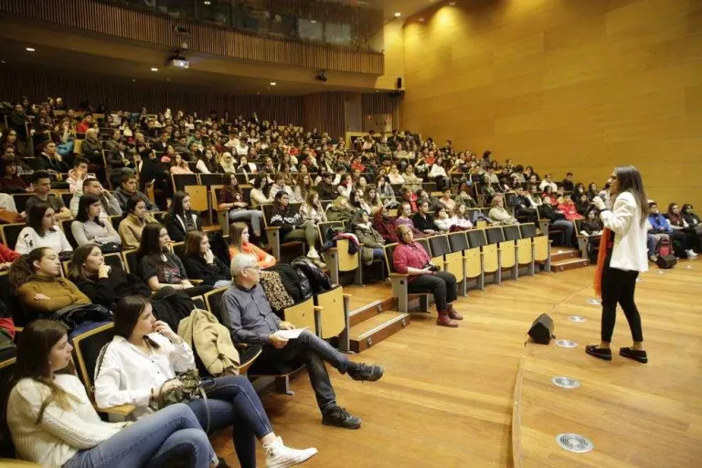 Iniciativa legislativa popular per abaixar les taxes universitàries un 30%