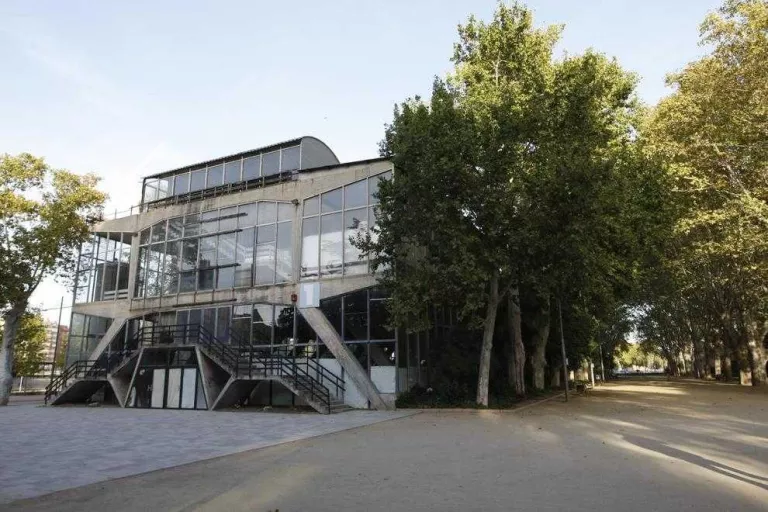 Debat públic per al Palau de Vidre quan hi ha tres projectes pendents