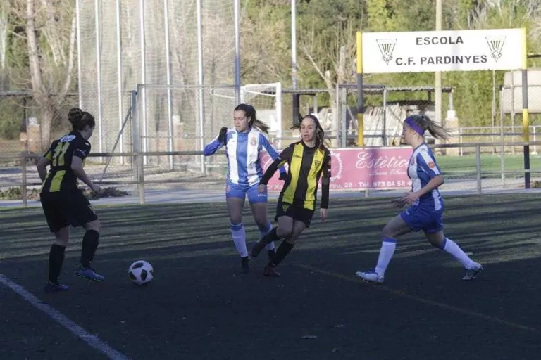 El Pardinyes femení cau a casa per la mínima
