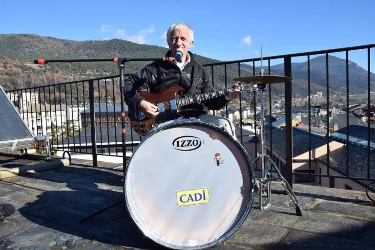 Recullen firmes a la Seu per dedicar un carrer a Truqui, un músic de la ciutat