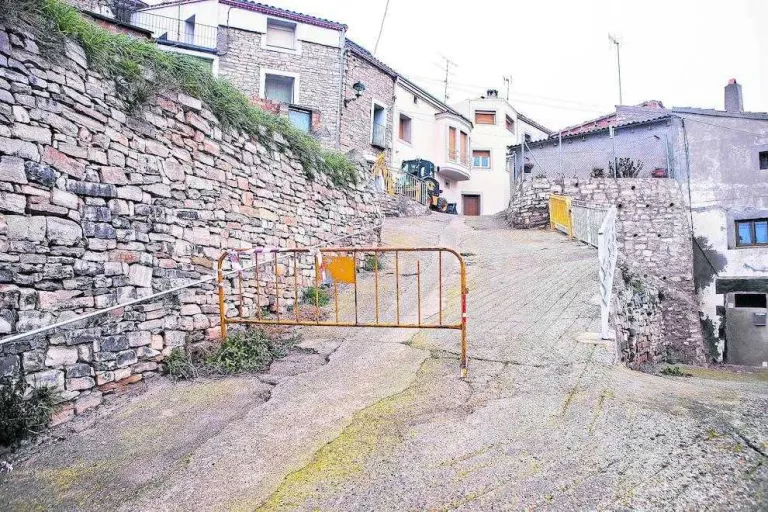 Les Oluges millora tres carrers de la zona històrica