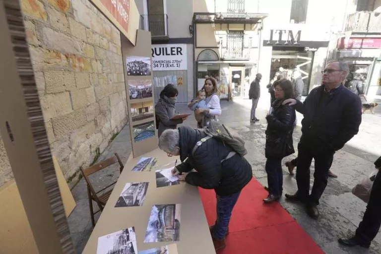 Només 25 veïns opinen sobre el Palau de Vidre i aposten per conservar-lo