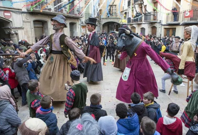 Torà ja viu el Carnaval