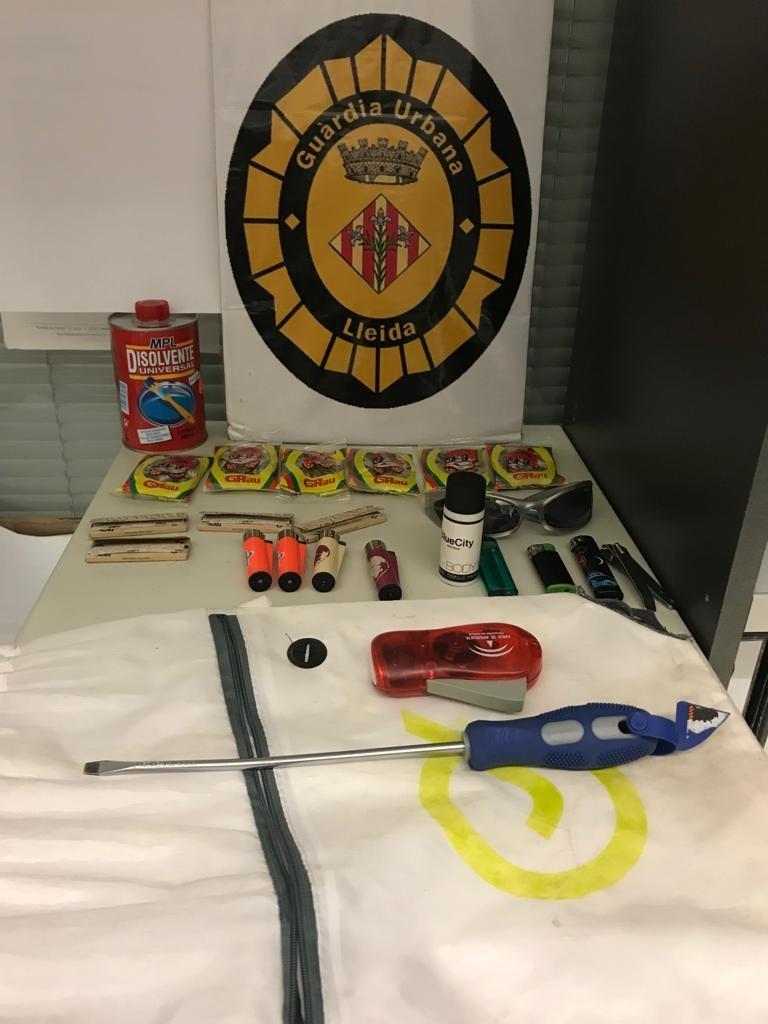 Detingut un menor escapat d’un centre per robar en dos vehicles