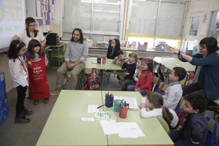 Un col·legi de la Bordeta recolza i fomenta el plurilingüisme fent classes en quatre idiomes