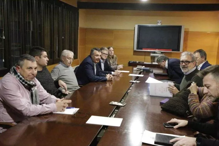 Imatge de la reunió del gener passat de la Paeria amb el FiF.