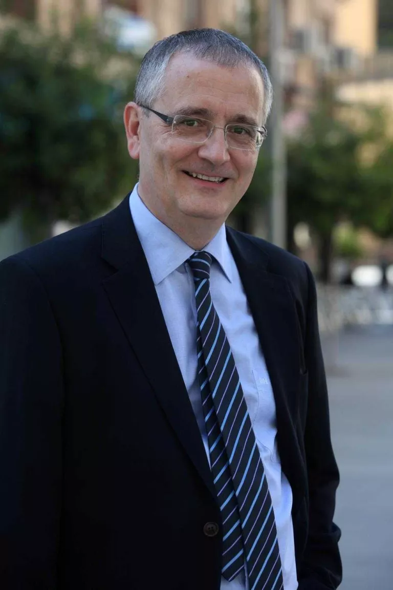 Jesús Castillo, exedil de Ros d’Educació, en un col·lectiu de suport a Pueyo