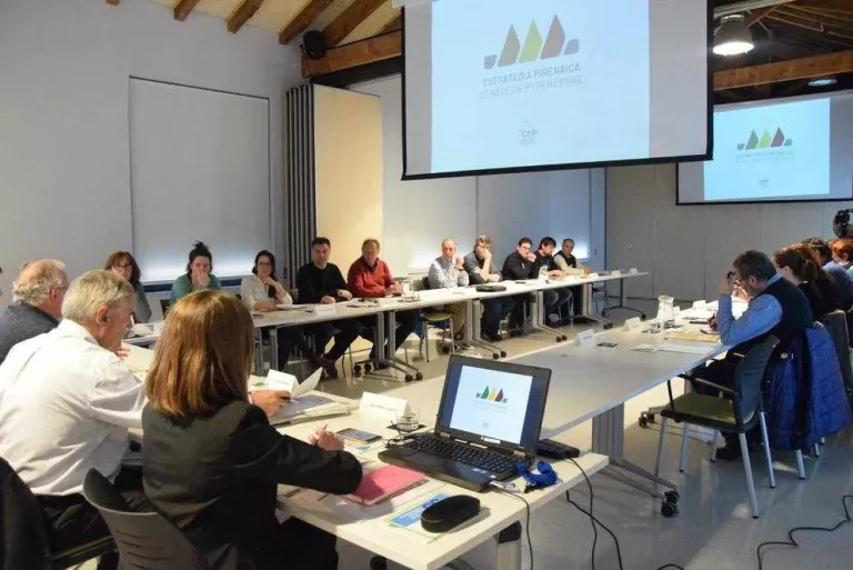 Impulsen un pla perquè les ambulàncies puguin travessar fronteres