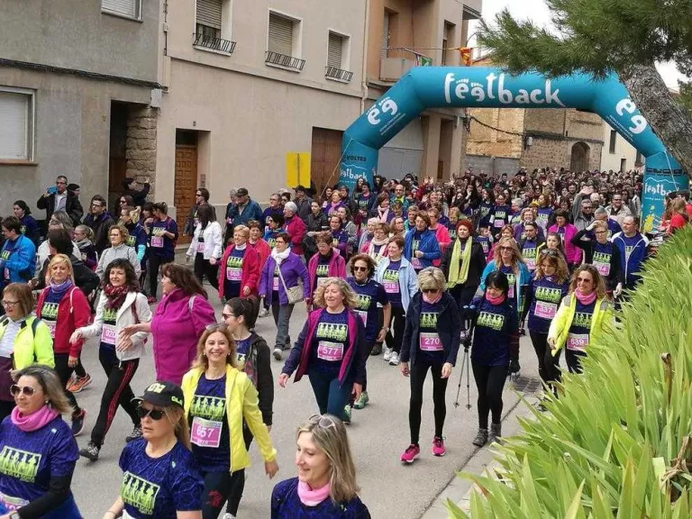Agramunt aplega 800 atletes a la Cursa de la Dona