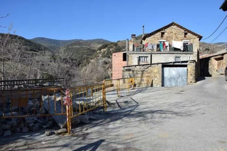Estamariu habilitarà més places d'aparcament