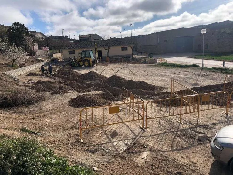 Sant Guim de la Plana remodela la plaça d’accés a la població