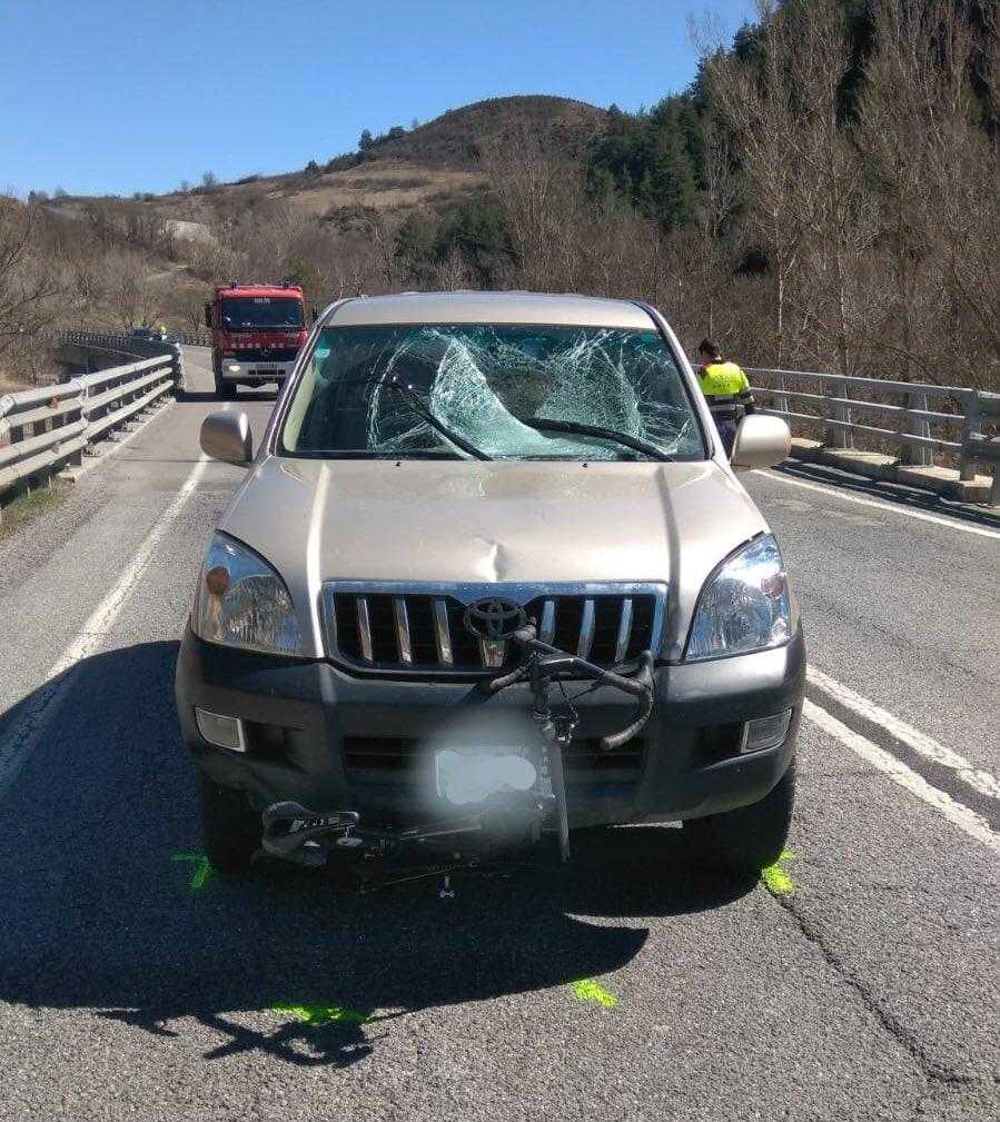 Mor un ciclista atropellat per un cotxe que va envair el seu carril a Martinet