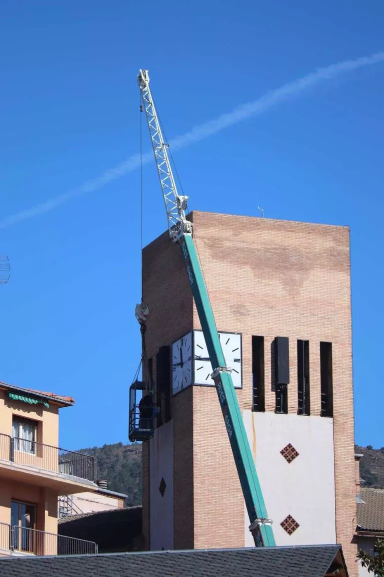 Protestes per antenes de telefonia a la Seu