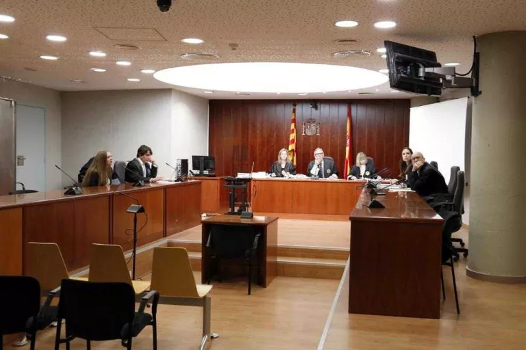 Presó per a la cangur que va deixar que abusessin d'una nena a Bellvís
