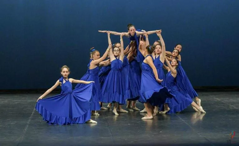 Una escola de ball de Guissona triomfa en un festival de Burgos