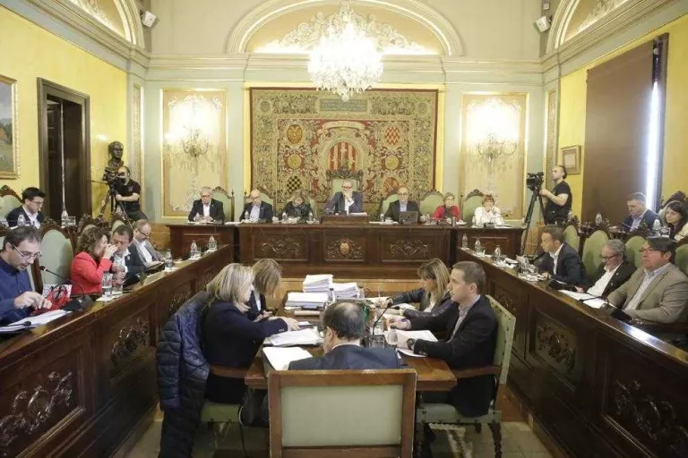 Els patinets elèctrics ja no podran circular per calçades ni voreres a Lleida