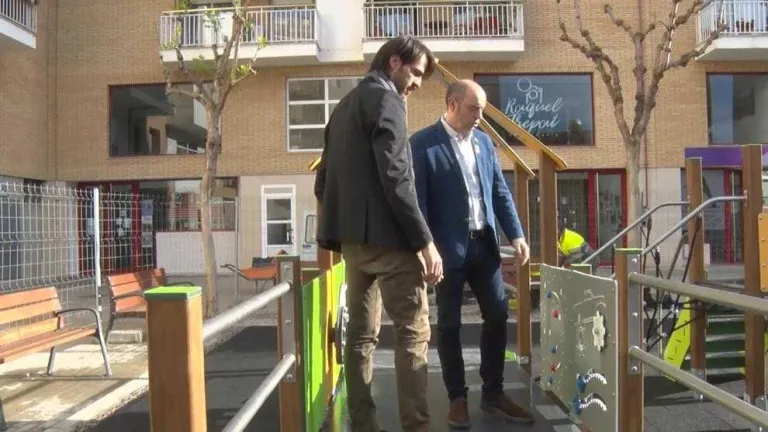 Balaguer estrena un parc adaptat a discapacitats